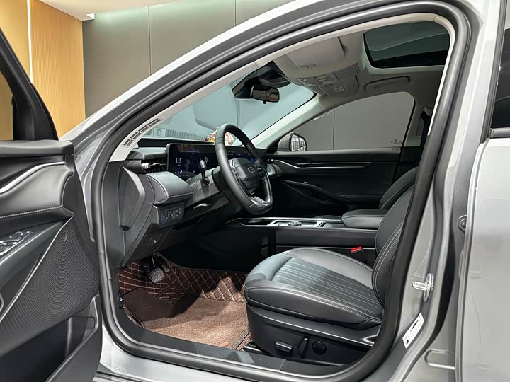 Ford Mondeo 2025 2025款 2.0T EcoBoost 豪华型