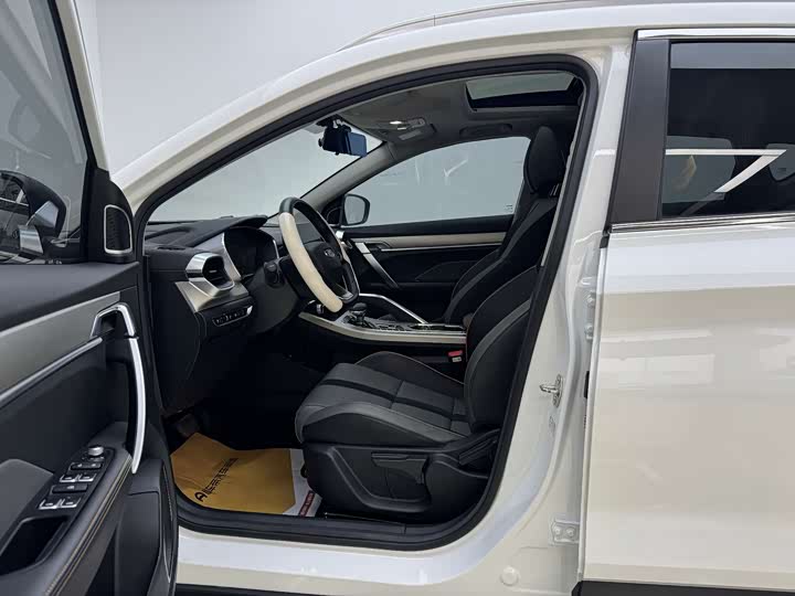 Photo 4 - Geely Coolray