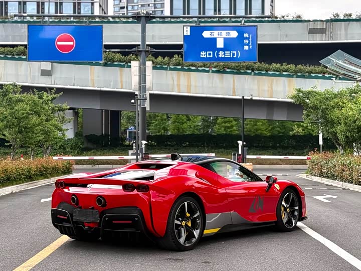 Фото 7 - Ferrari SF90