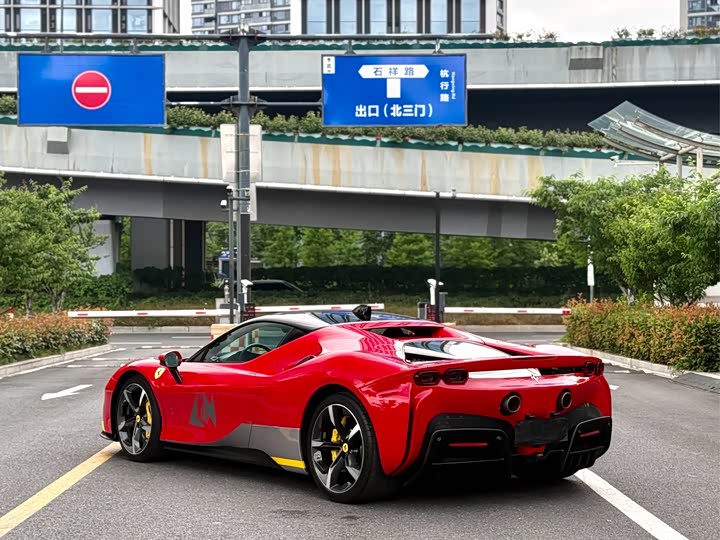 Фото 9 - Ferrari SF90