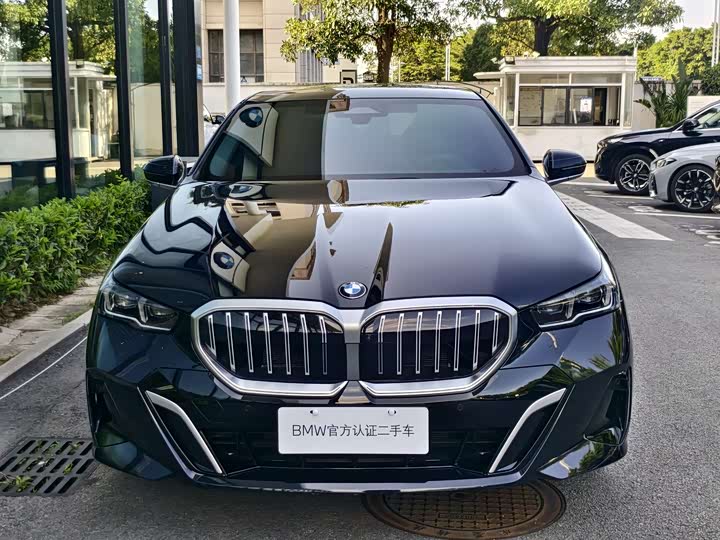 Zdjęcie 2 - BMW 5 Series