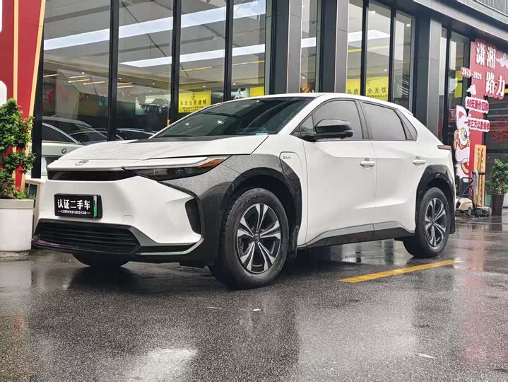2024 Toyota bZ4X Platinum