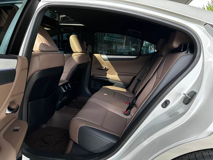 Lexus ES 2025 2025款 200 臻享版