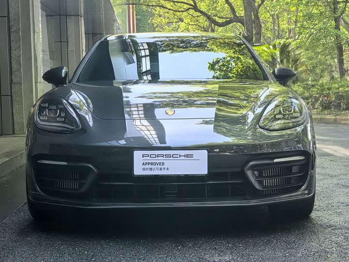 Фото 2 - Porsche Panamera