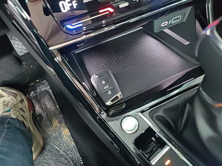 Volkswagen Passat Hybrid 2025 2025款 430PHEV 混动商务版