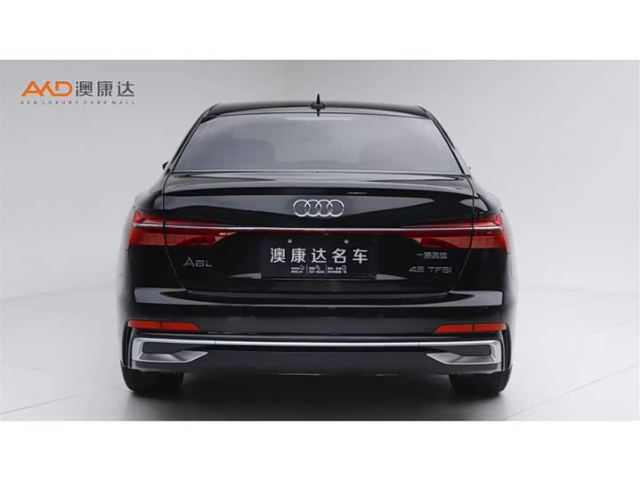 Фото 4 - Audi A6L
