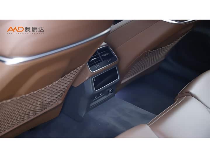 Фото 9 - Audi A6L