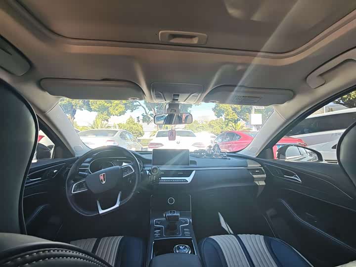 Фото 8 - Hongqi H5