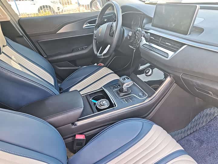 Фото 9 - Hongqi H5
