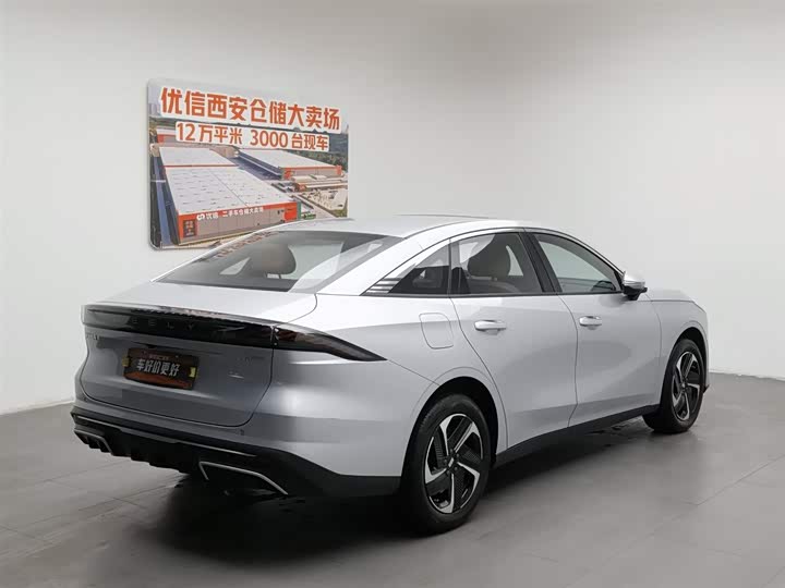 Фото 2 - Geely Galaxy L6