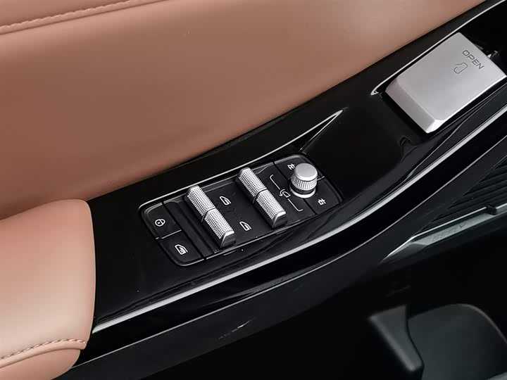 Фото 9 - Geely Galaxy L6