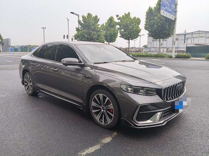 Фото 3 - Geely Preface