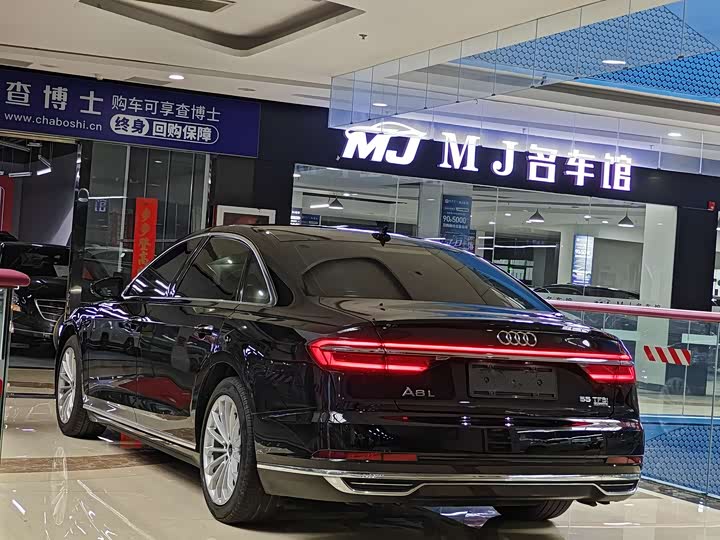 Фото 4 - Audi A8
