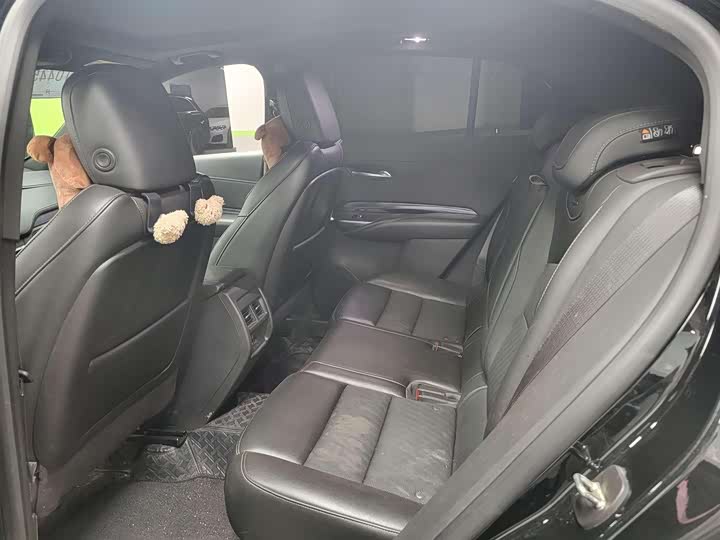 Фото 7 - Cadillac XT4