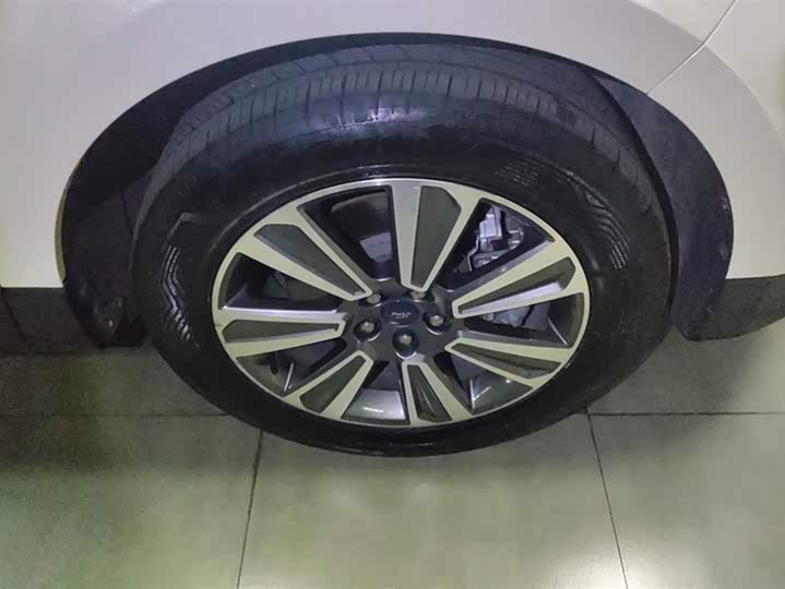 Фото 6 - Ford Edge