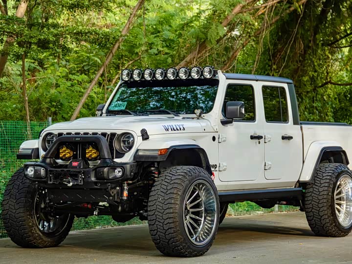 Фото 1 - Jeep Gladiator
