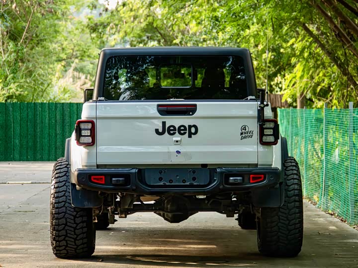 Фото 9 - Jeep Gladiator
