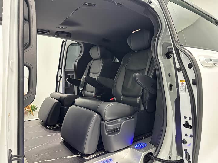 Toyota Sienna 2021 2021款 2.5L混动 尊贵版