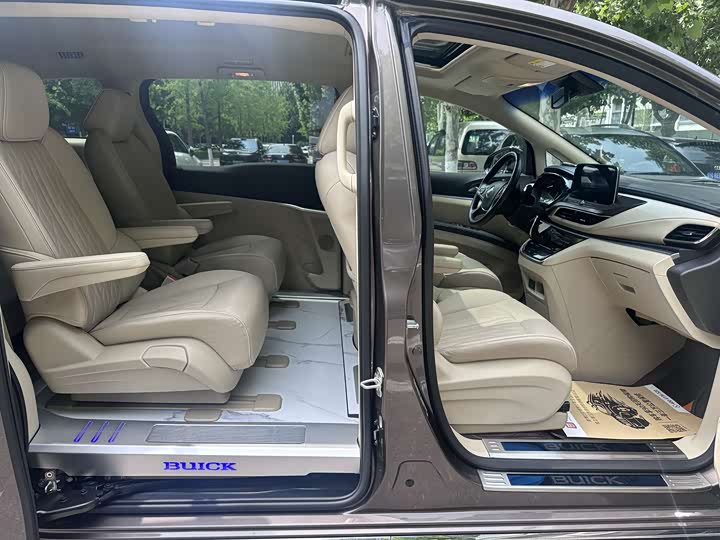 Zdjęcie 5 - Buick GL8 ES