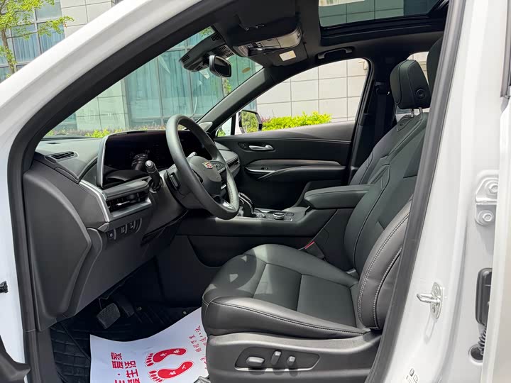 Cadillac XT4 2024 2024款 28T 两驱豪华型