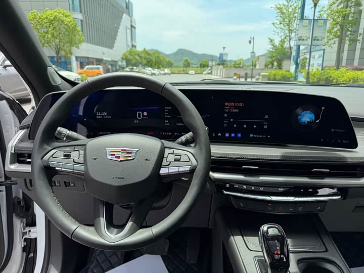 Cadillac XT4 2024 2024款 28T 两驱豪华型