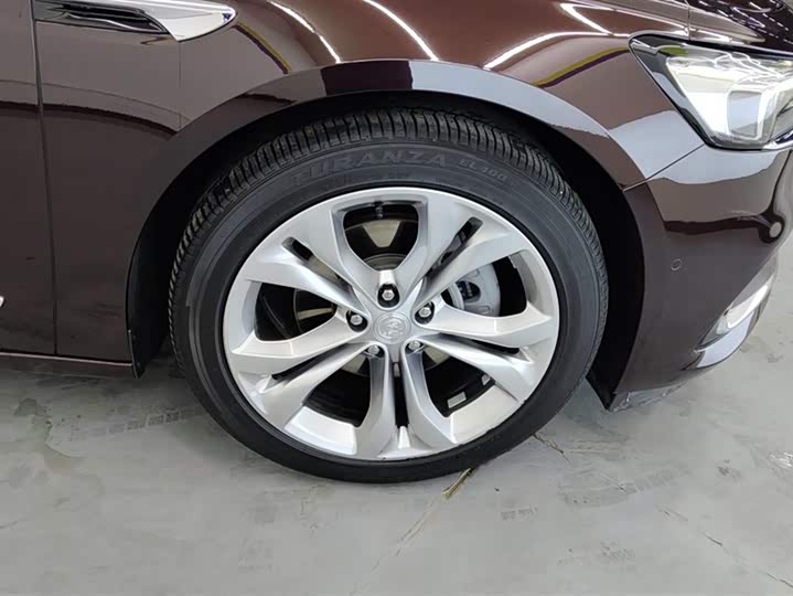 Photo 6 - Buick LaCrosse