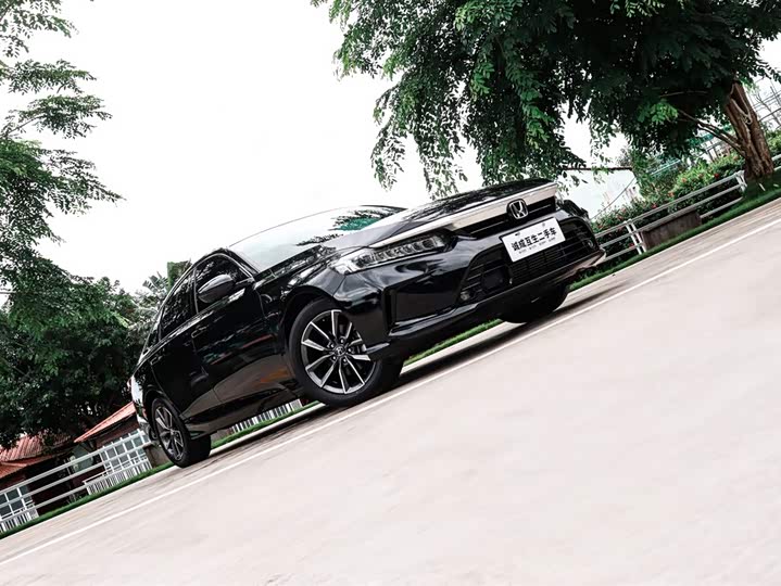 Photo 4 - Honda Inspire