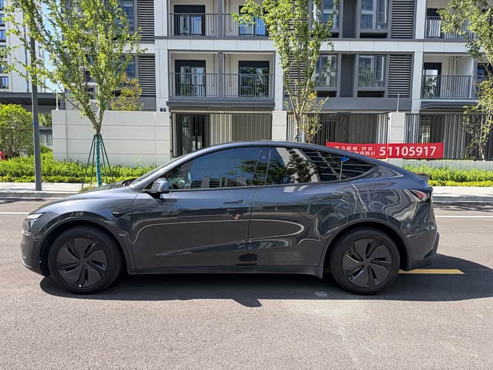 Tesla Model Y 2025 2025款 后轮驱动版