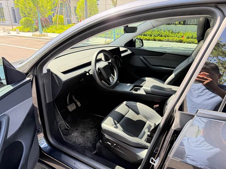 Tesla Model Y 2025 2025款 后轮驱动版