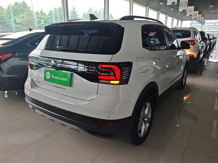 صورة 7 - Volkswagen T-Cross