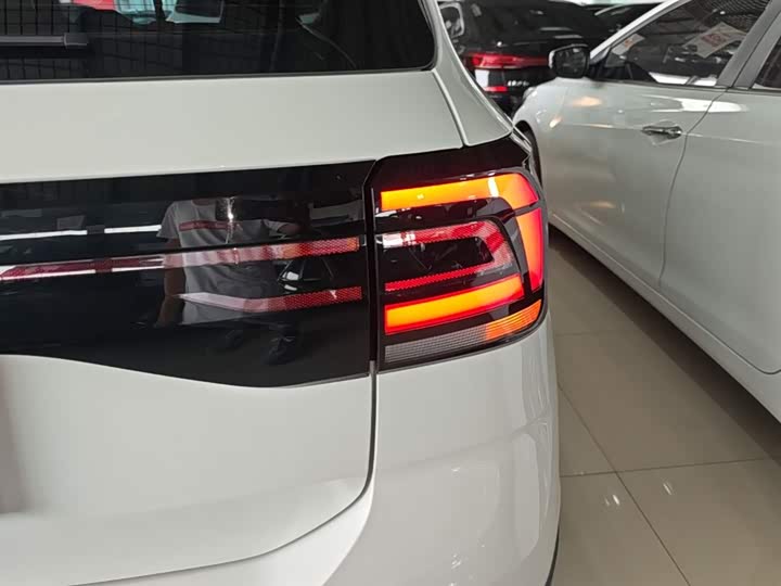 صورة 8 - Volkswagen T-Cross