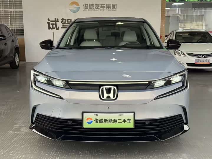 2024 Honda e:NP2
