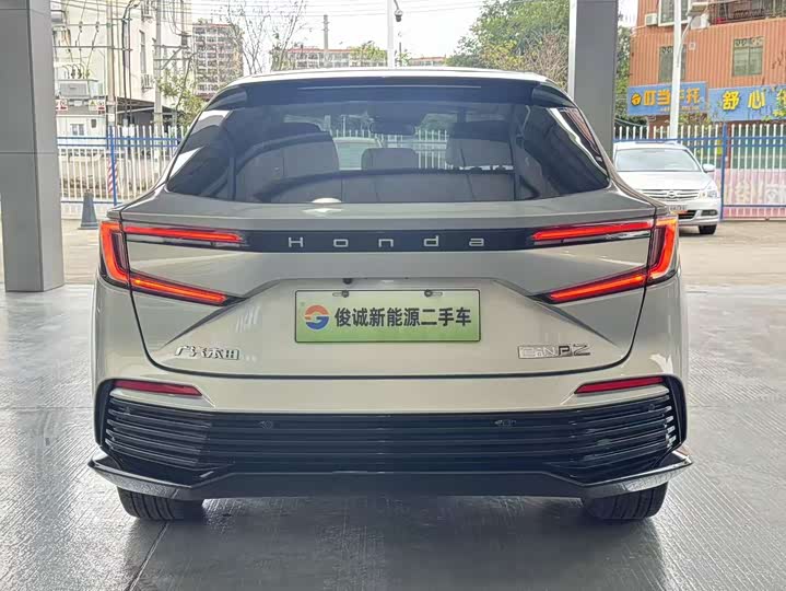 2024 Honda e:NP2