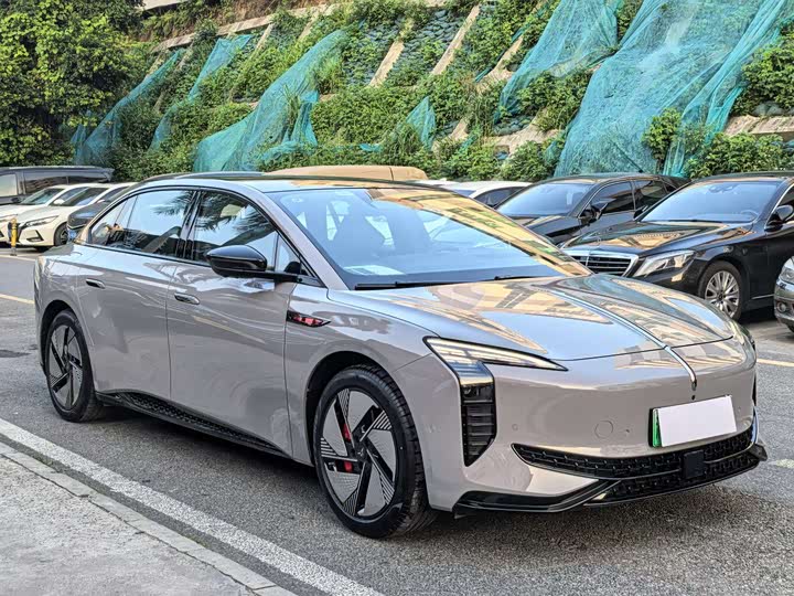Hongqi EH7 2025 2025款 640 四驱 智选版