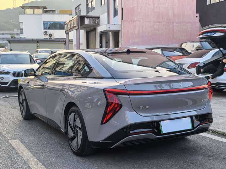 Hongqi EH7 2025 2025款 640 四驱 智选版