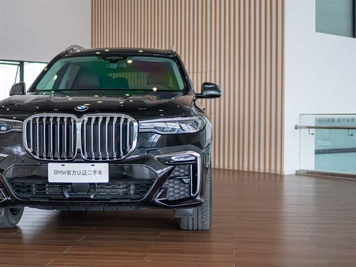 Фото 9 - BMW X7