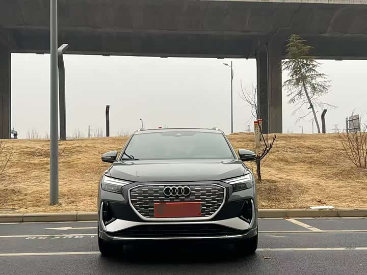Фото 2 - Audi Q4 e-tron