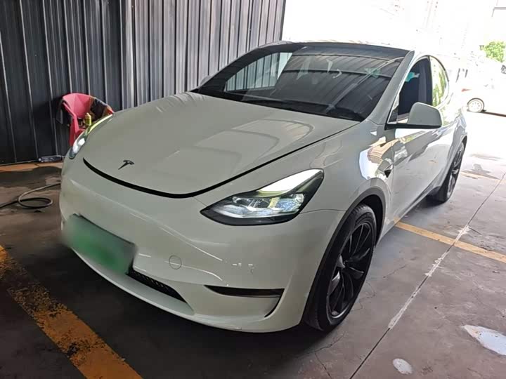 Фото 1 - Tesla Model Y