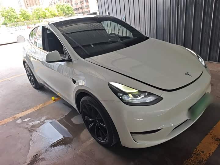 Фото 4 - Tesla Model Y