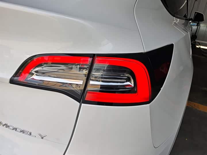 Фото 8 - Tesla Model Y