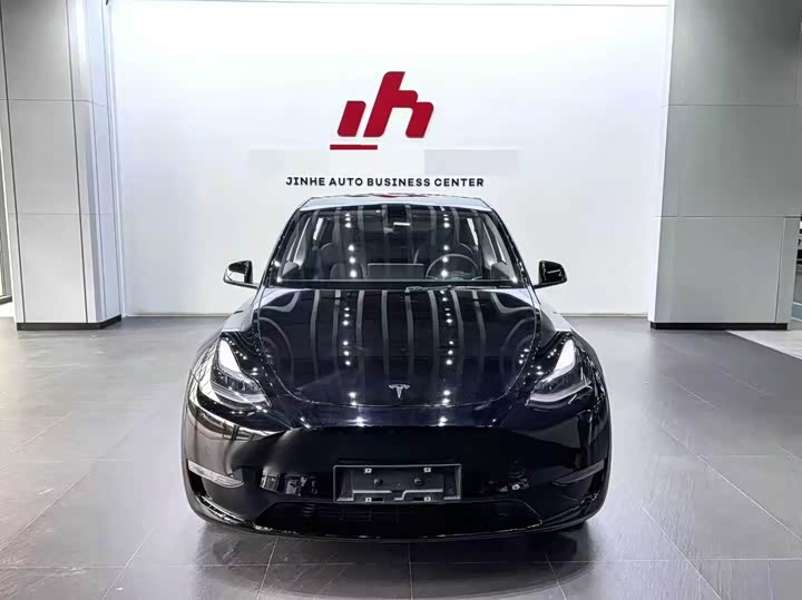 Фото 2 - Tesla Model Y