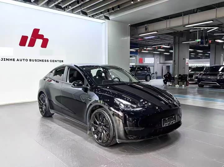 Фото 3 - Tesla Model Y