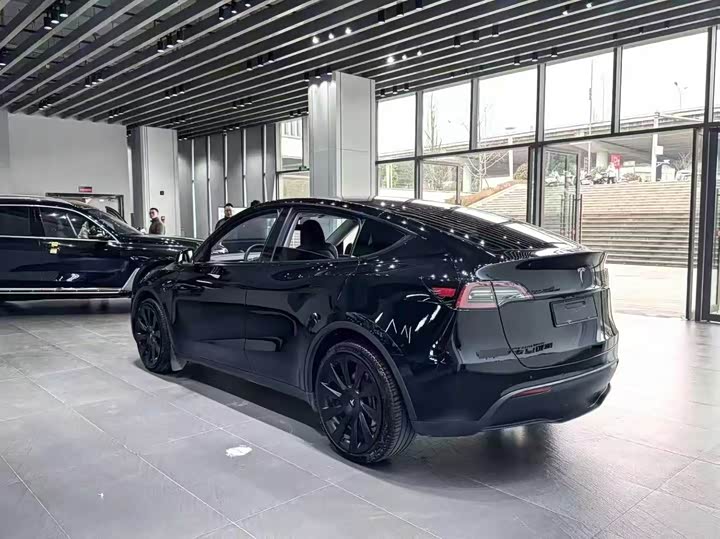 Фото 7 - Tesla Model Y