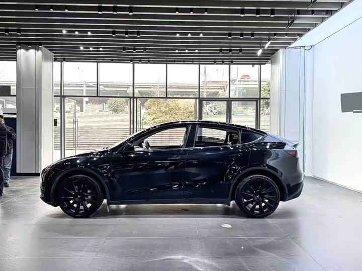 Фото 9 - Tesla Model Y
