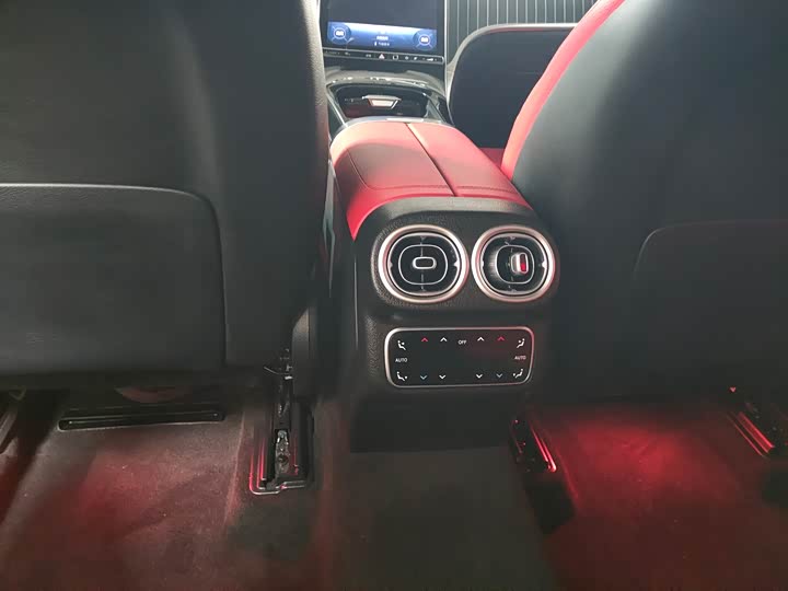 Фото 8 - Mercedes-Benz GLC-Class