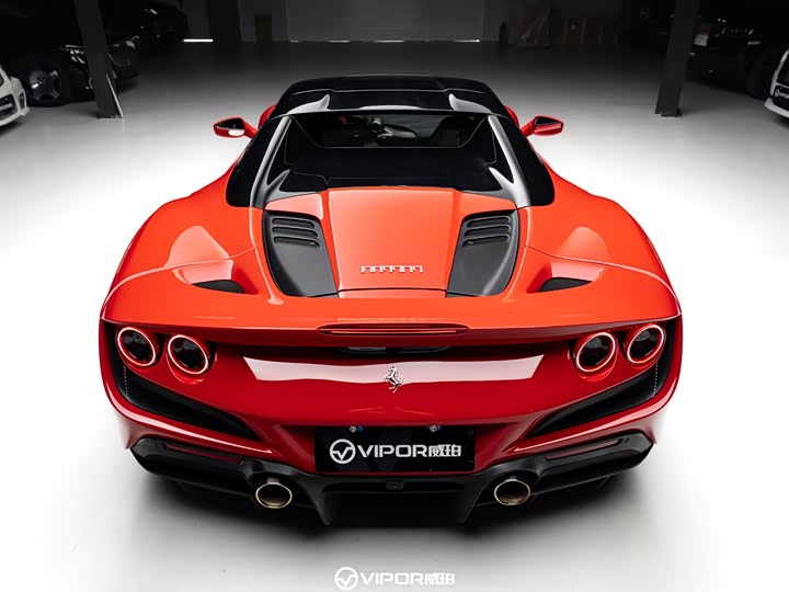 Фото 5 - Ferrari F8