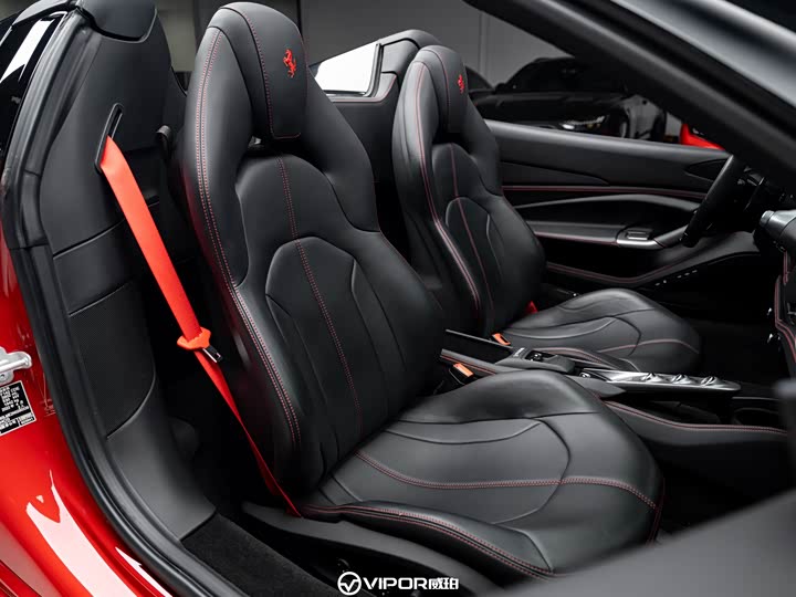 Фото 7 - Ferrari F8