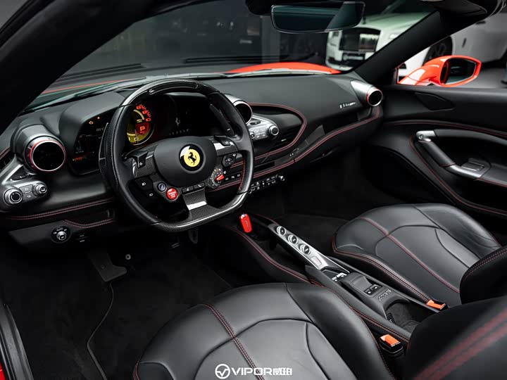 Фото 8 - Ferrari F8