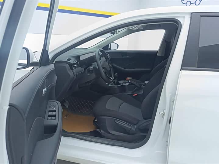 Roewe i5 2026 2026款 1.5L 手动舒享版