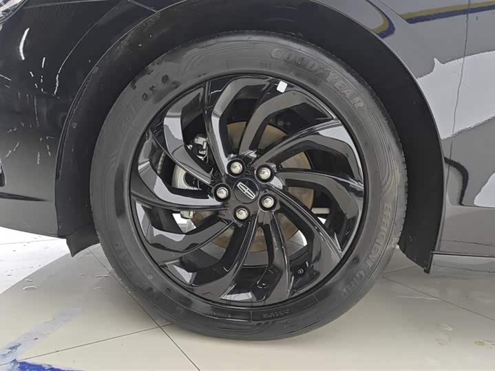 Lincoln Z (Zephyr) 2024 2024款 2.0T 两驱尊尚混动版